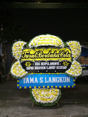 Papan Bunga Duka di Angkaisera